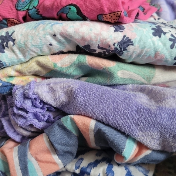 Mystery Bundle Girls Clothes - Picture 2 of 2